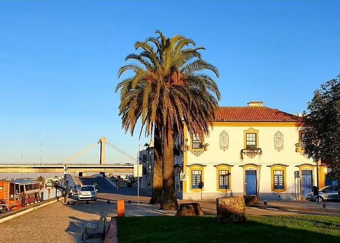 Cantinho Do Auka - Проживание в семье Авейру